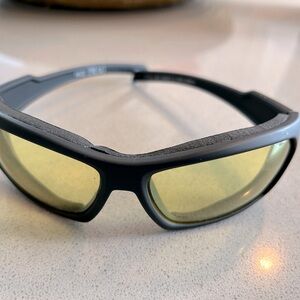Harley Davidson men Checker Modified Oval Wrap Sport - Black/Yellow glasses.